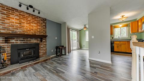 1832 Crest St, Haslett, MI 48840 photo 5