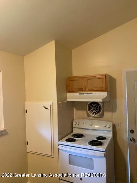 3912 Wainwright Ave, Lansing, MI 48911 photo 8