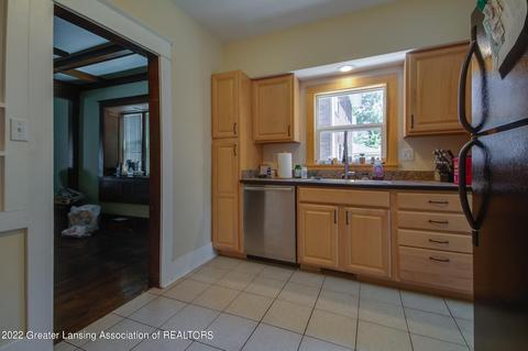 919 Clyde St, Lansing, MI 48915 photo 11