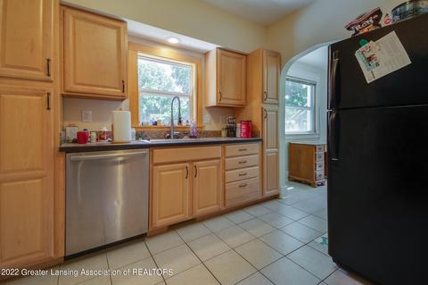919 Clyde St, Lansing, MI 48915 photo 9