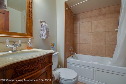 919 Clyde St, Lansing, MI 48915 photo 12