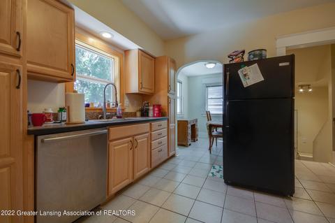 919 Clyde St, Lansing, MI 48915 photo 7