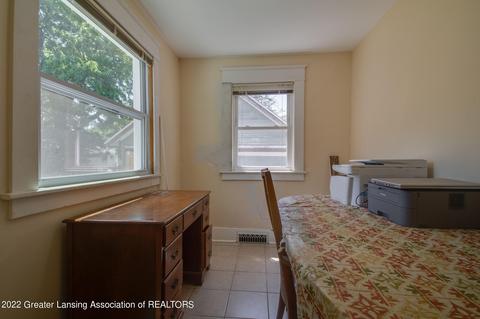 919 Clyde St, Lansing, MI 48915 photo 8