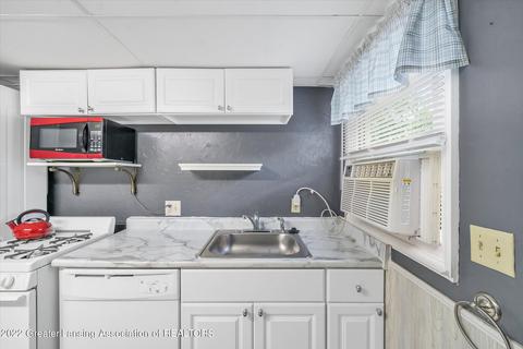 415 Cherry St, Dewitt, MI 48820 photo 7