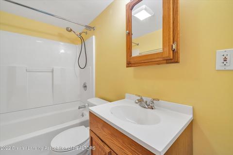 415 Cherry St, Dewitt, MI 48820 photo 15