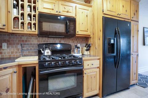 5370 Ann Dr, Bath, MI 48808 photo 13