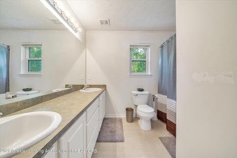 684 Hewitt St, Howell, MI 48843 photo 24