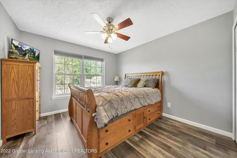 684 Hewitt St, Howell, MI 48843 photo 18