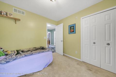 684 Hewitt St, Howell, MI 48843 photo 22