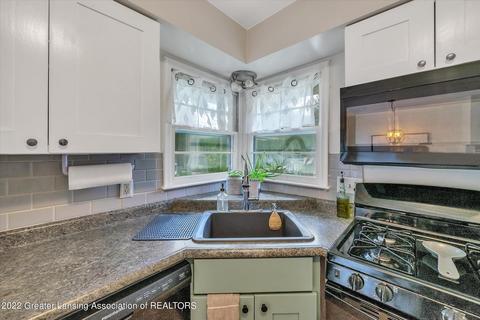 2846 Memory Ln, Lansing, MI 48911 photo 14