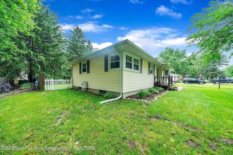 2846 Memory Ln, Lansing, MI 48911 photo 3