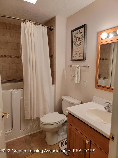 206 E Riverside St, Williamston, MI 48895 photo 15