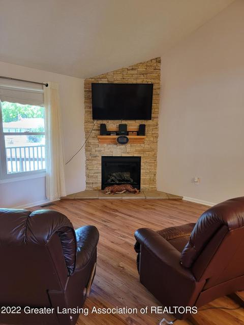 206 E Riverside St, Williamston, MI 48895 photo 7