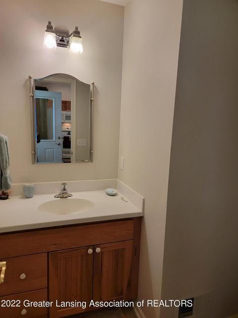 206 E Riverside St, Williamston, MI 48895 photo 11