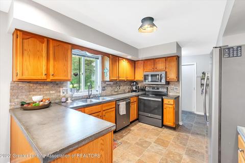 1450 W Clark Rd, Dewitt, MI 48820 photo 7