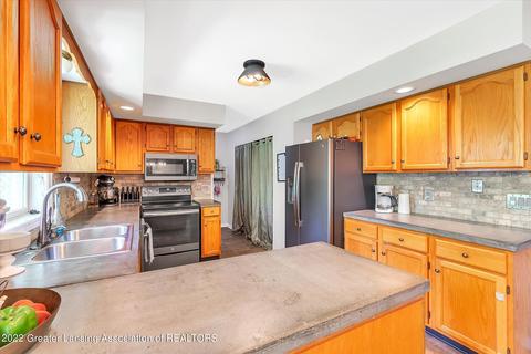 1450 W Clark Rd, Dewitt, MI 48820 photo 8