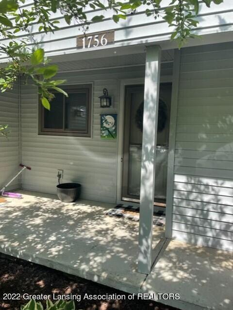 1756 Maple Ridge Rd, Haslett, MI 48840 photo 2