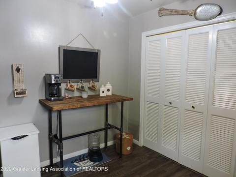 210 E Potter Ave, Lansing, MI 48910 photo 9