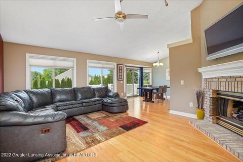 12884 Isle Royale Dr, Dewitt, MI 48820 photo 9