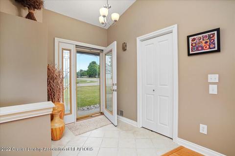 12884 Isle Royale Dr, Dewitt, MI 48820 photo 6
