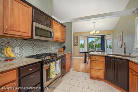 12884 Isle Royale Dr, Dewitt, MI 48820 photo 7