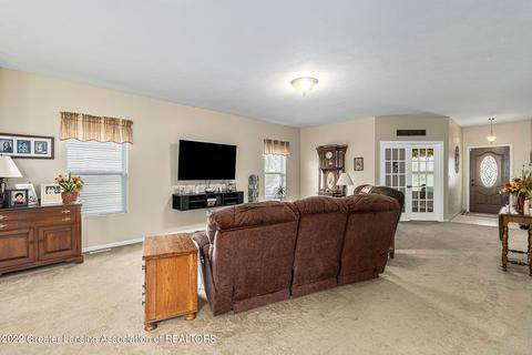 1695 Juniper Pl, Holt, MI 48842 photo 2