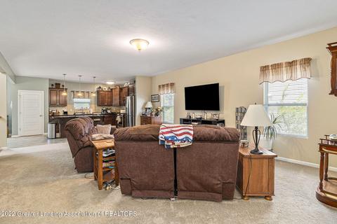 1695 Juniper Pl, Holt, MI 48842 photo 3