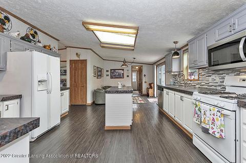 4840 Ballentine, Bath, MI 48808 photo 12
