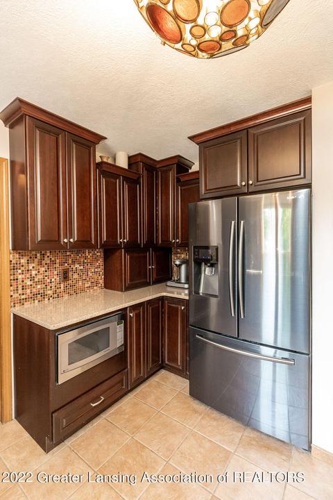4232 Saran Dr, Okemos, MI 48864 photo 18