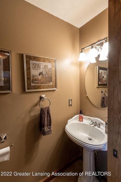 4232 Saran Dr, Okemos, MI 48864 photo 24