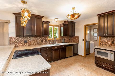 4232 Saran Dr, Okemos, MI 48864 photo 14