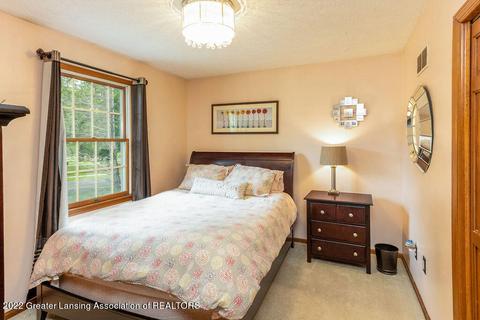 4232 Saran Dr, Okemos, MI 48864 photo 31