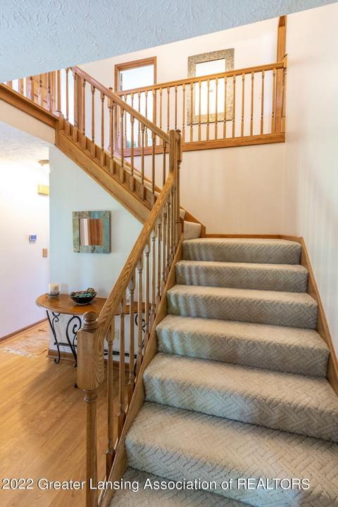 4232 Saran Dr, Okemos, MI 48864 photo 9