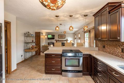 4232 Saran Dr, Okemos, MI 48864 photo 17