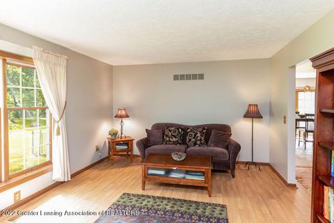 4232 Saran Dr, Okemos, MI 48864 photo 13