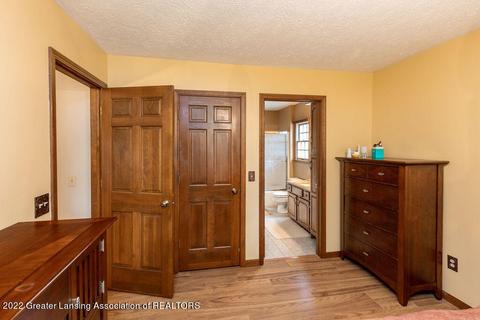 4232 Saran Dr, Okemos, MI 48864 photo 28