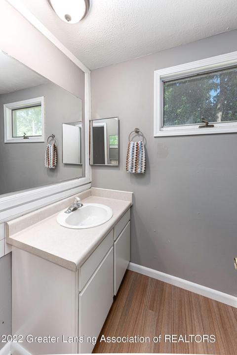 5930 Potter St, Haslett, MI 48840 photo 11