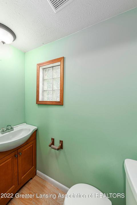 5930 Potter St, Haslett, MI 48840 photo 8
