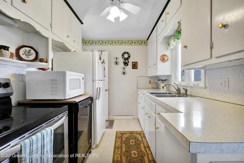 2107 Edwin Pl, Lansing, MI 48911 photo 12