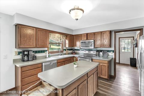 106 Spring Meadows Ln, Dewitt, MI 48820 photo 17