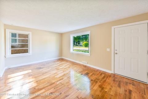 1506 Berkeley Dr, Lansing, MI 48910 photo 6