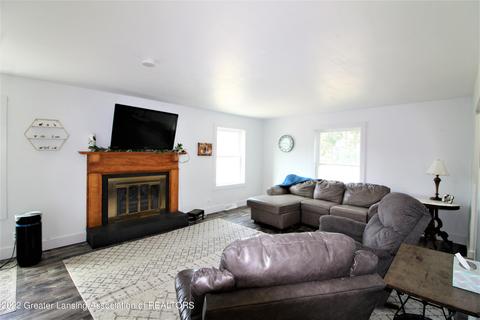 349 S Main St, Fowler, MI 48835 photo 4
