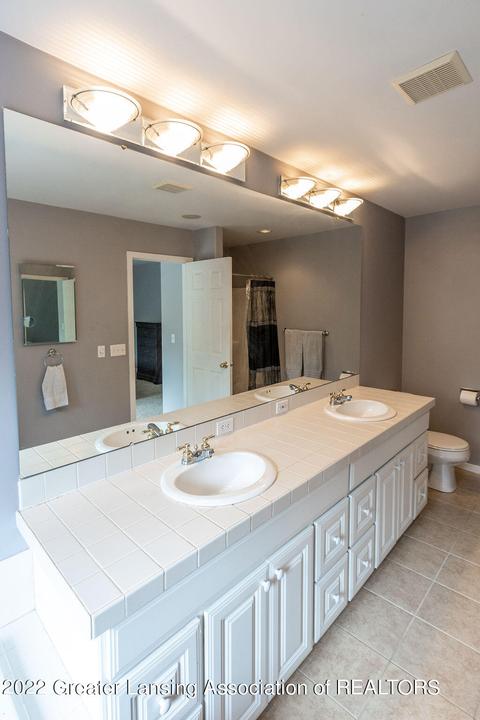 7950 Ashbrook Dr, Haslett, MI 48840 photo 33