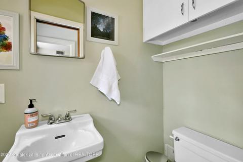 2520 Devonshire Ave, Lansing, MI 48910 photo 12