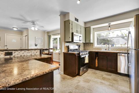 2520 Devonshire Ave, Lansing, MI 48910 photo 10