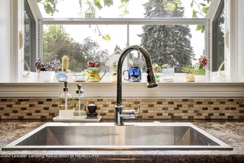 2520 Devonshire Ave, Lansing, MI 48910 photo 11