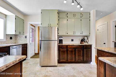 2520 Devonshire Ave, Lansing, MI 48910 photo 14