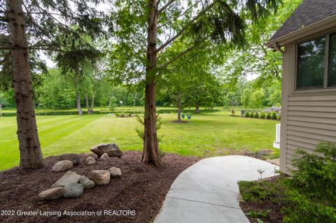 504 W Spring Meadows Ln, Dewitt, MI 48820 photo 5