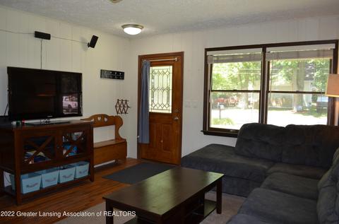 6027 Rolfe Rd, Lansing, MI 48911 photo 4