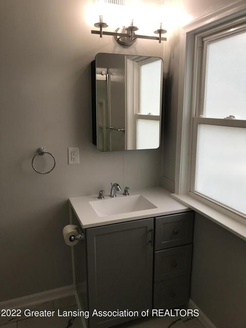 1111 E Mount Hope Ave, Lansing, MI 48910 photo 13